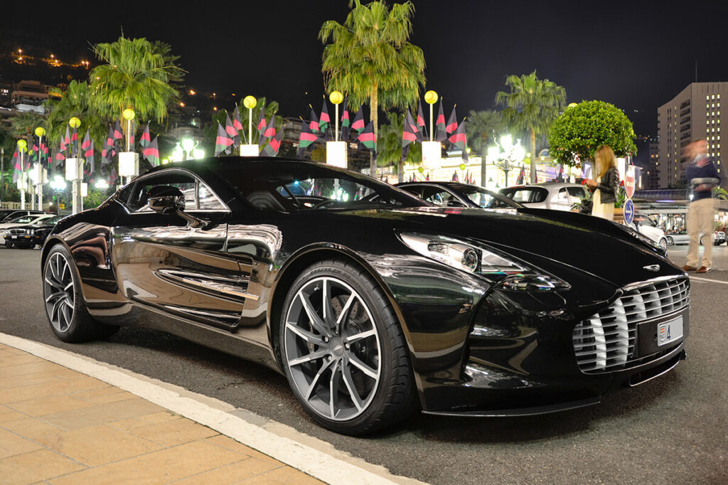 Glide Through Dubai in Style: Your Guide to Luxury Car Rentals